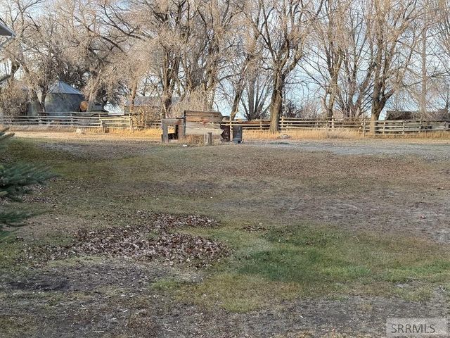 634 N 3200 E, Menan, ID 83434