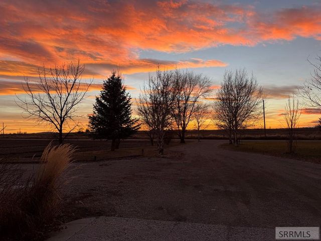 634 N 3200 E, Menan, ID 83434