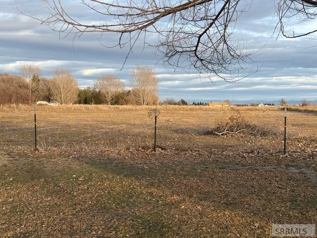 634 N 3200 E, Menan, ID 83434