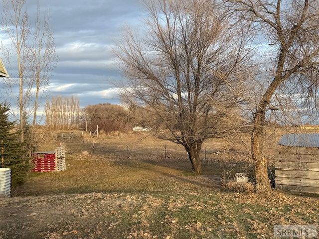 634 N 3200 E, Menan, ID 83434