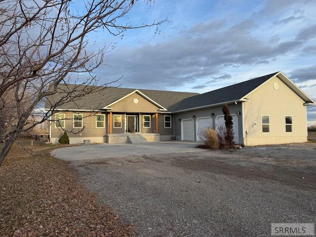 634 N 3200 E, Menan, ID 83434