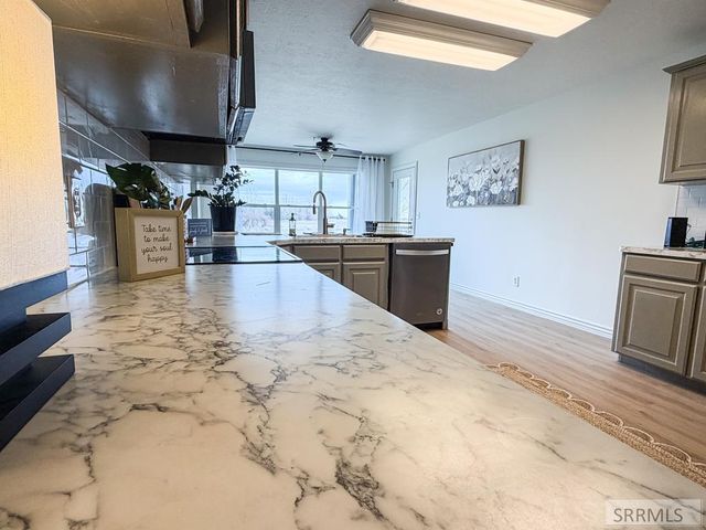 634 N 3200 E, Menan, ID 83434