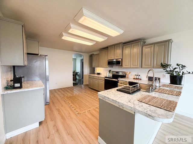 634 N 3200 E, Menan, ID 83434