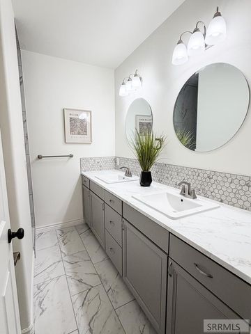 634 N 3200 E, Menan, ID 83434