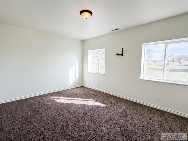 634 N 3200 E, Menan, ID 83434