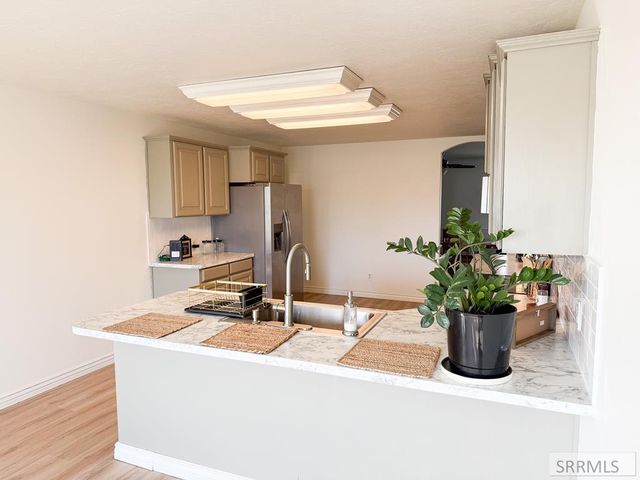 634 N 3200 E, Menan, ID 83434