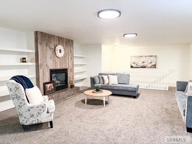 634 N 3200 E, Menan, ID 83434