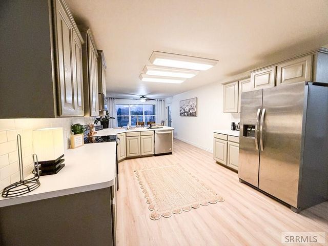 634 N 3200 E, Menan, ID 83434