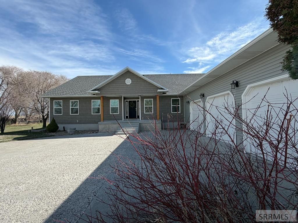 634 N 3200 E, Menan, ID 83434