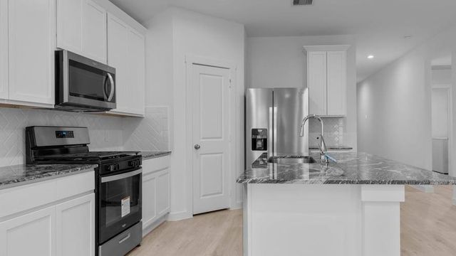 1335 Isola Bella Drive, Richmond, TX 77406