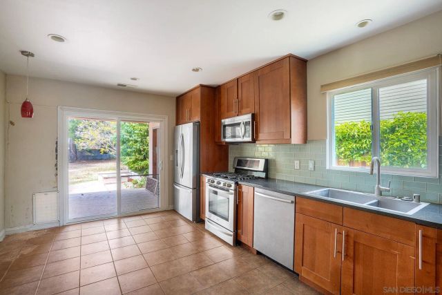 3378 N Mountain View Dr, San Diego, CA 92116