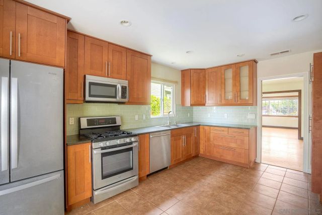 3378 N Mountain View Dr, San Diego, CA 92116