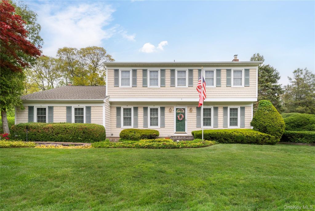 44 Woodland Road, Miller Place, NY 11764