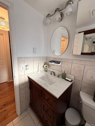 606 Parr Meadow Drive 6F, Newburgh, NY 12550