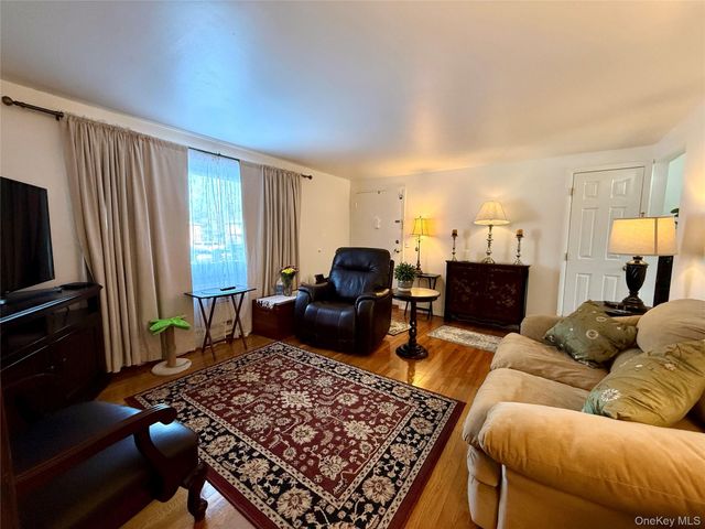 606 Parr Meadow Drive 6F, Newburgh, NY 12550