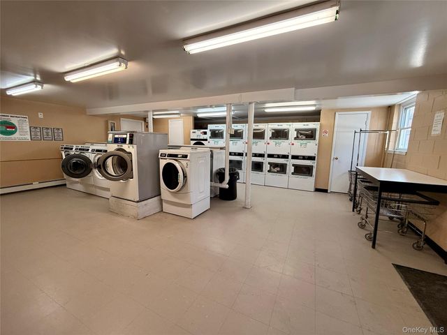 606 Parr Meadow Drive 6F, Newburgh, NY 12550