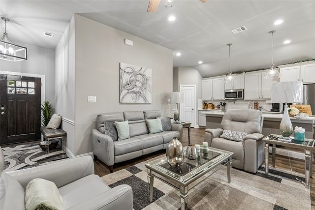 108 Maverick Lane, Pilot Point, TX 76258