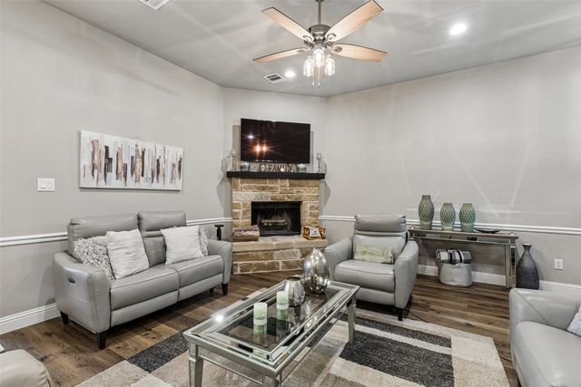 108 Maverick Lane, Pilot Point, TX 76258