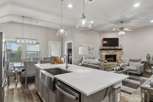 108 Maverick Lane, Pilot Point, TX 76258