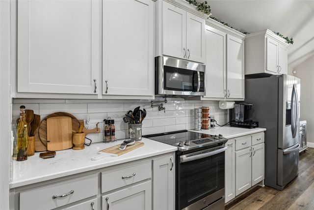 108 Maverick Lane, Pilot Point, TX 76258