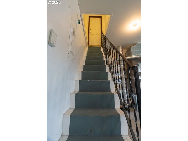 1185 Ne QUEENS Ln, Hillsboro, OR 97124