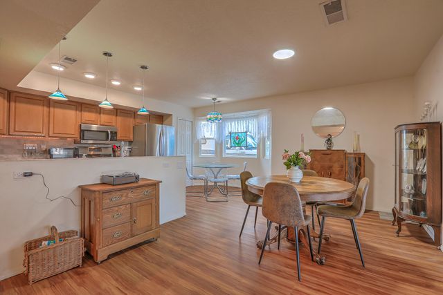 6841 Augusta Hills Drive NE, Rio Rancho, NM 87144