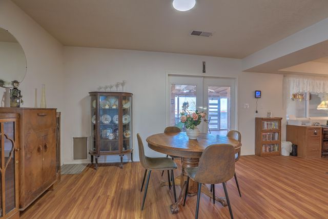 6841 Augusta Hills Drive NE, Rio Rancho, NM 87144