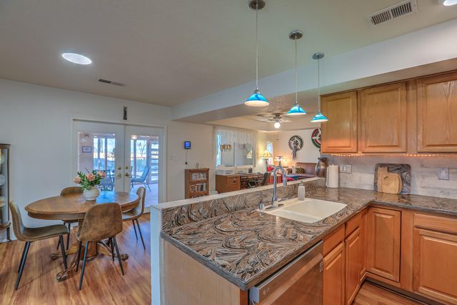 6841 Augusta Hills Drive NE, Rio Rancho, NM 87144