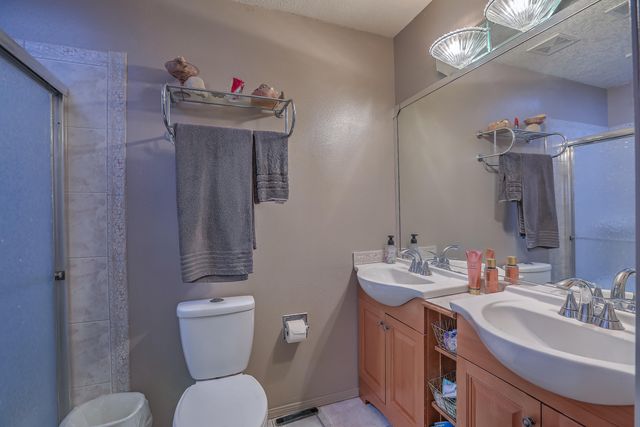 6841 Augusta Hills Drive NE, Rio Rancho, NM 87144