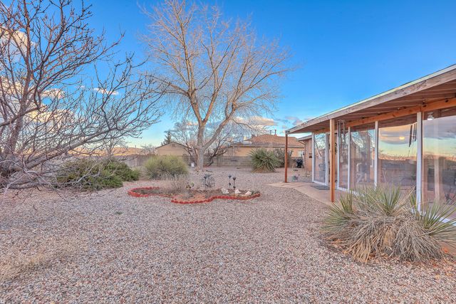 6841 Augusta Hills Drive NE, Rio Rancho, NM 87144