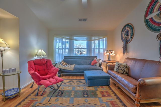 6841 Augusta Hills Drive NE, Rio Rancho, NM 87144