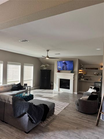 1541 N Blue Bonnet Lane, Angleton, TX 77515