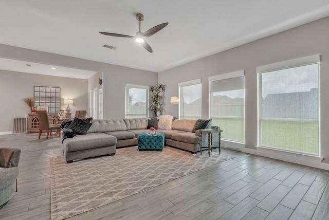 1541 N Blue Bonnet Lane, Angleton, TX 77515