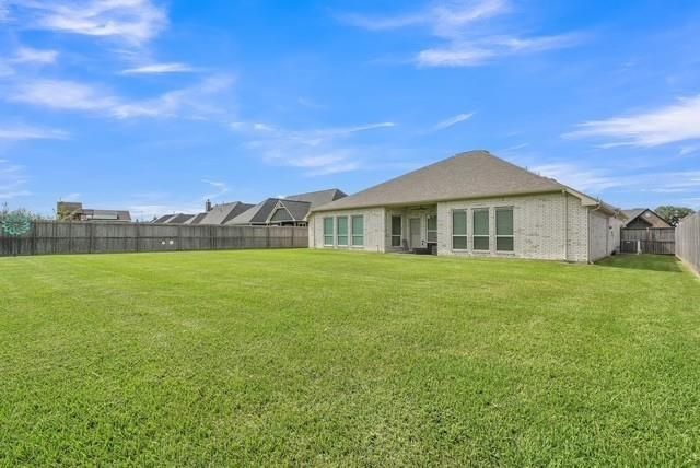 1541 N Blue Bonnet Lane, Angleton, TX 77515