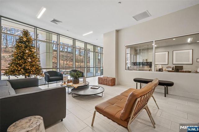 69 Main Street 1406, Fort Lee, NJ 07024