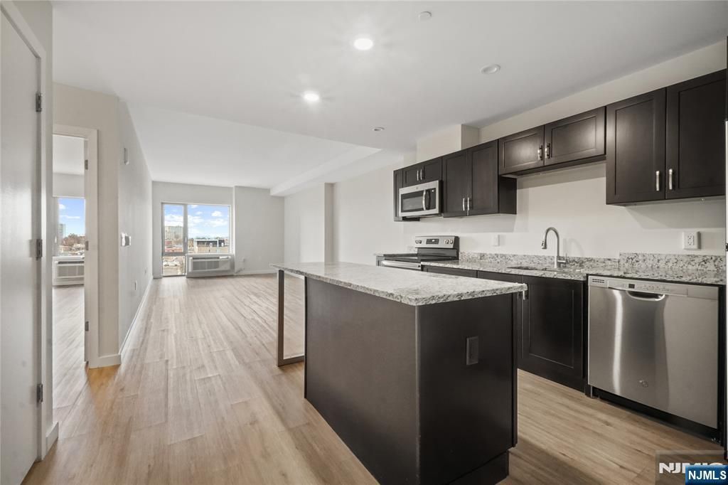 69 Main Street 1406, Fort Lee, NJ 07024