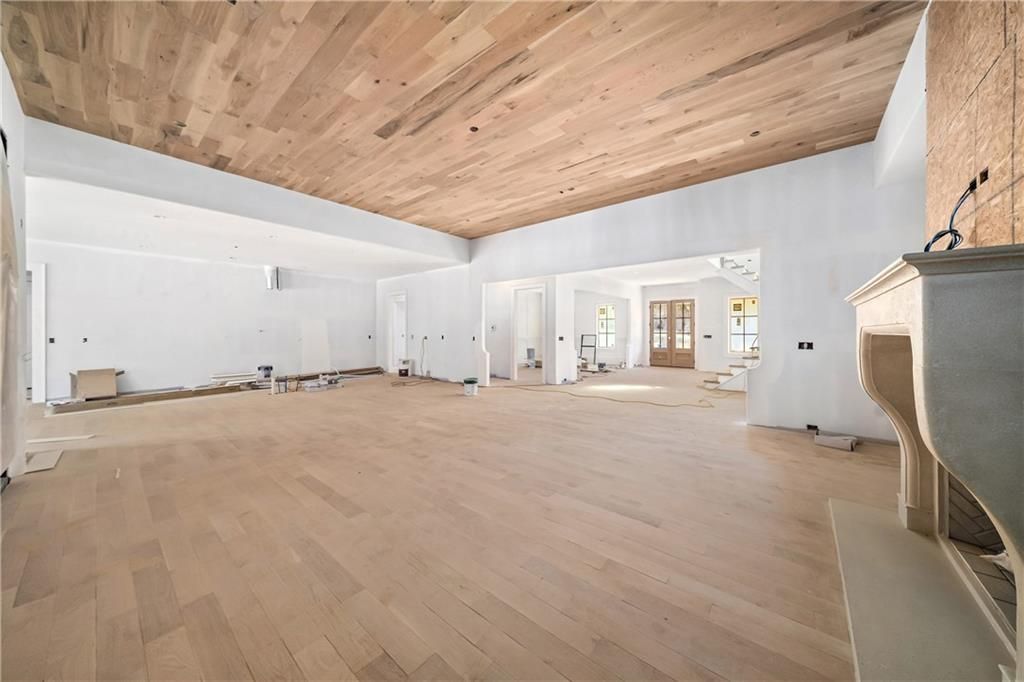 Image 12 of property listing at 15275 Birmingham Highway, Milton, GA 30004