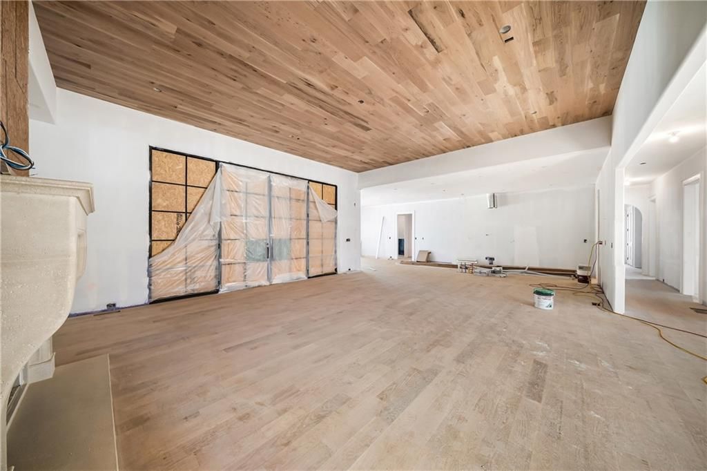 Image 13 of property listing at 15275 Birmingham Highway, Milton, GA 30004