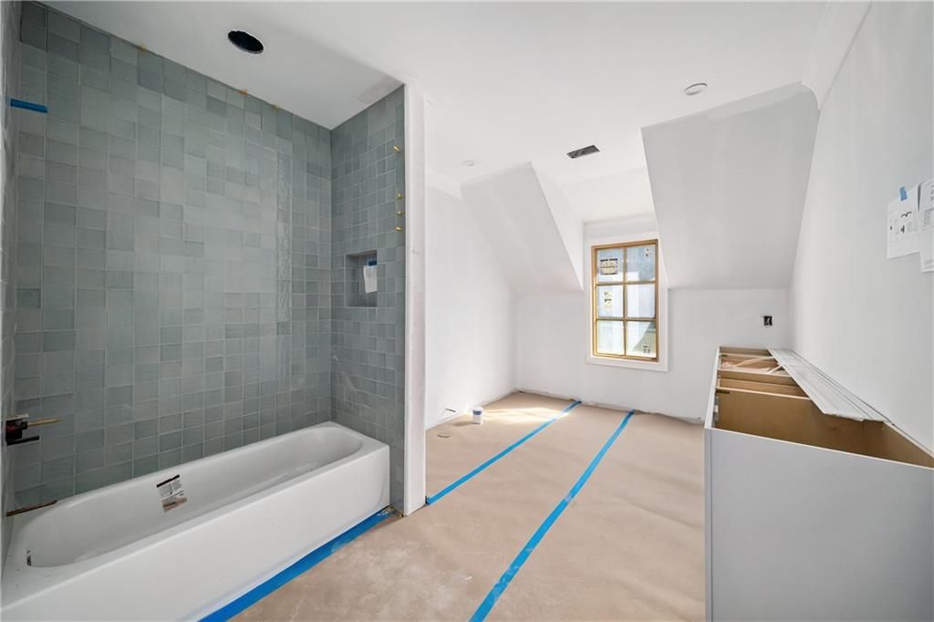 Image 38 of property listing at 15275 Birmingham Highway, Milton, GA 30004