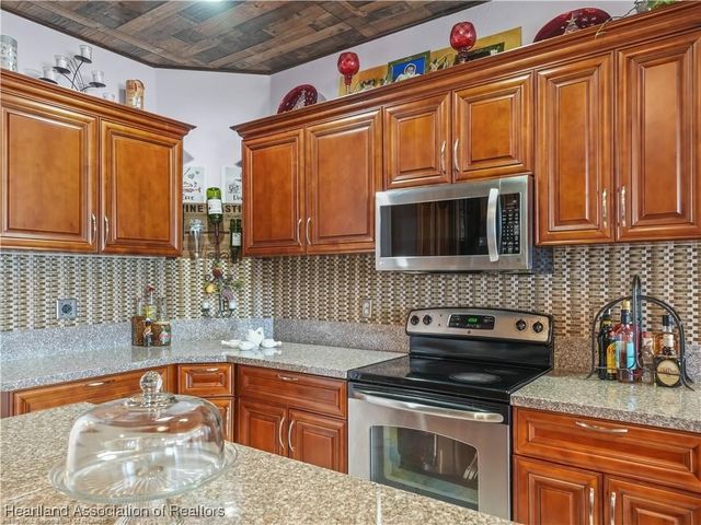 857 S Landry Road, Avon Park, FL 33825