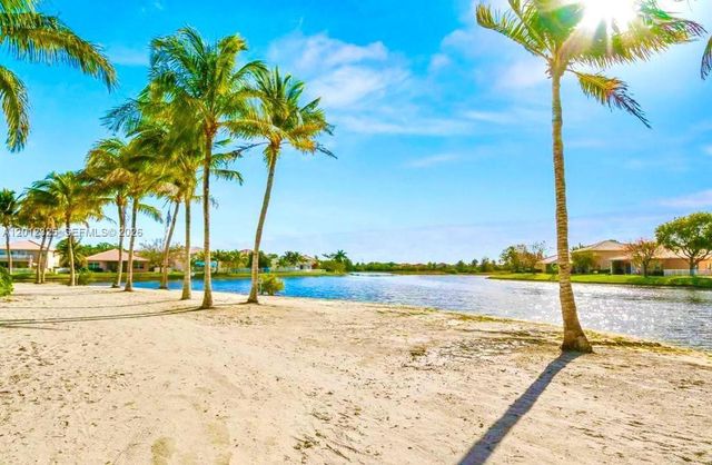 721 NW 170th Ter 721, Pembroke Pines, FL 33028