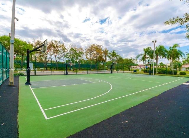 721 NW 170th Ter 721, Pembroke Pines, FL 33028