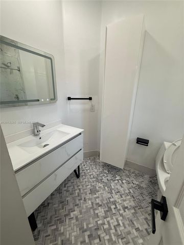 721 NW 170th Ter 721, Pembroke Pines, FL 33028