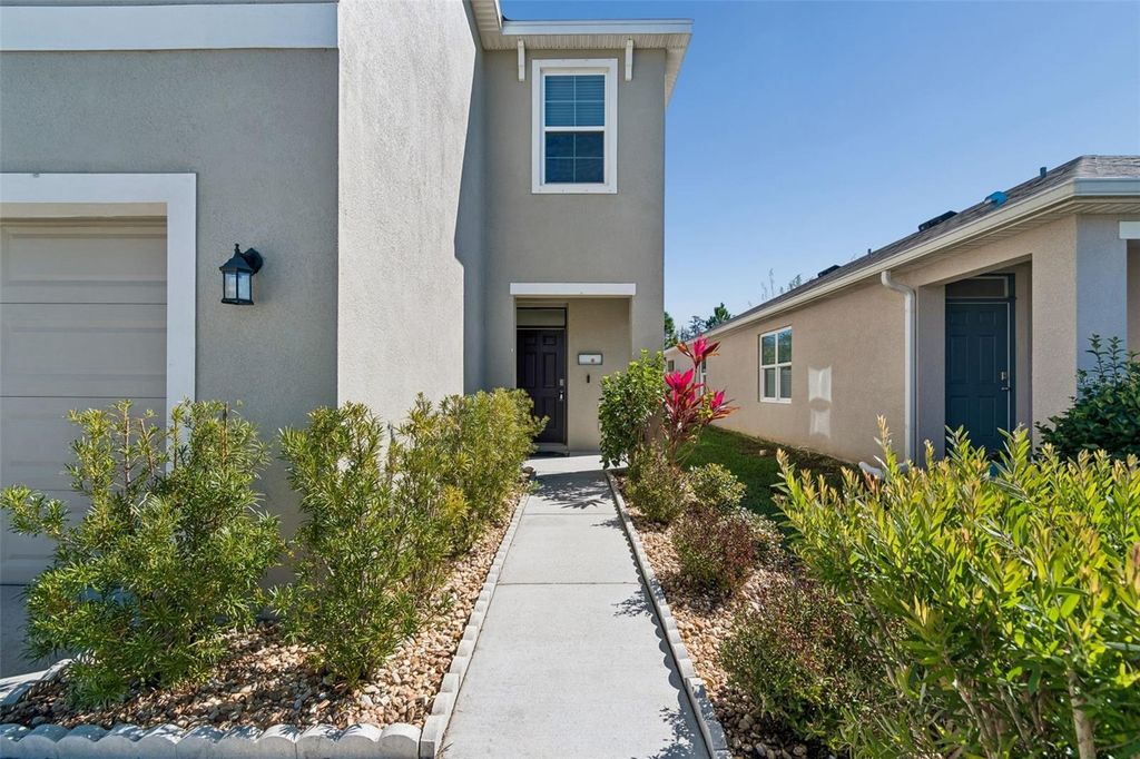 Image 5 of property listing at 3072 SUNCOAST PLAINS DRIVE, Odessa, FL 33556