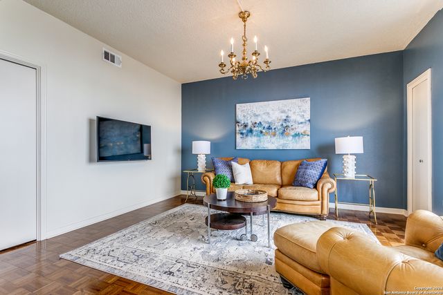 700 E Hildebrand Ave Apt 1002, San Antonio, TX 78212