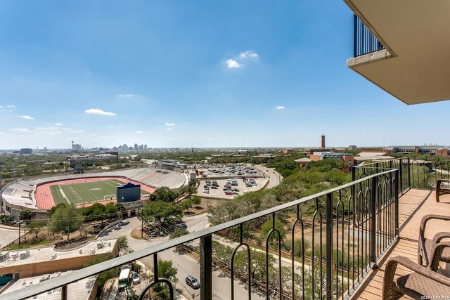 700 E Hildebrand Ave Apt 1002, San Antonio, TX 78212