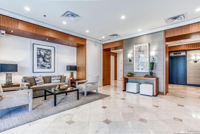 700 E Hildebrand Ave Apt 1002, San Antonio, TX 78212