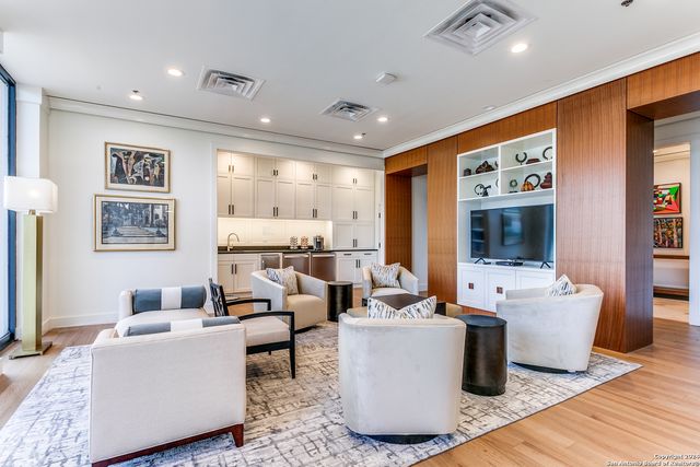 700 E Hildebrand Ave Apt 1002, San Antonio, TX 78212