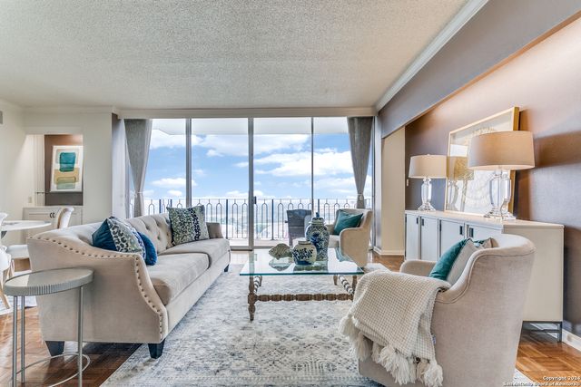 700 E Hildebrand Ave Apt 1002, San Antonio, TX 78212