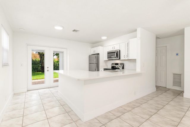 411 SUMMA Street, West Palm Beach, FL 33405